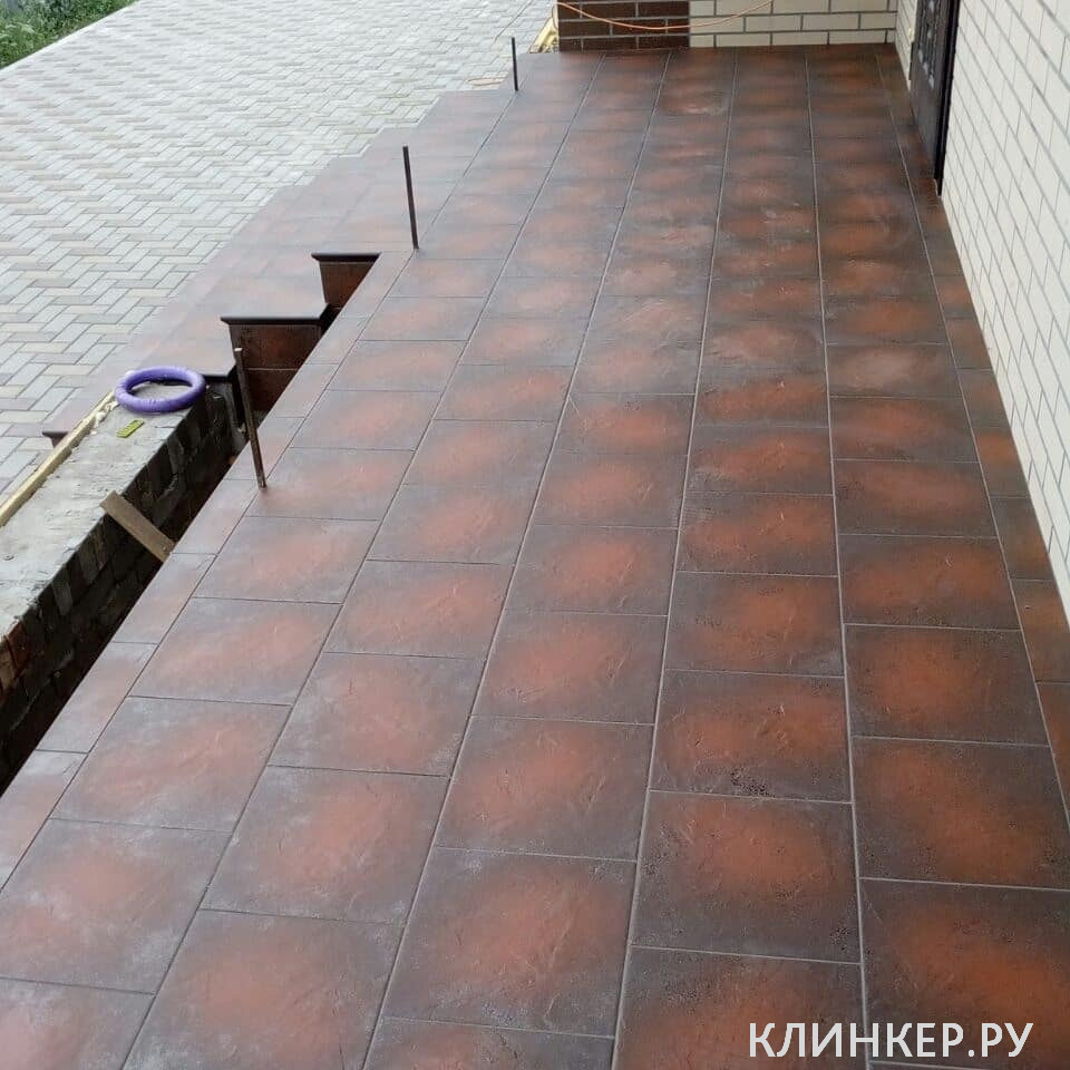 semir-brown-uglovaya-klinkernaya-stupen-prostaya-300x300x11_3