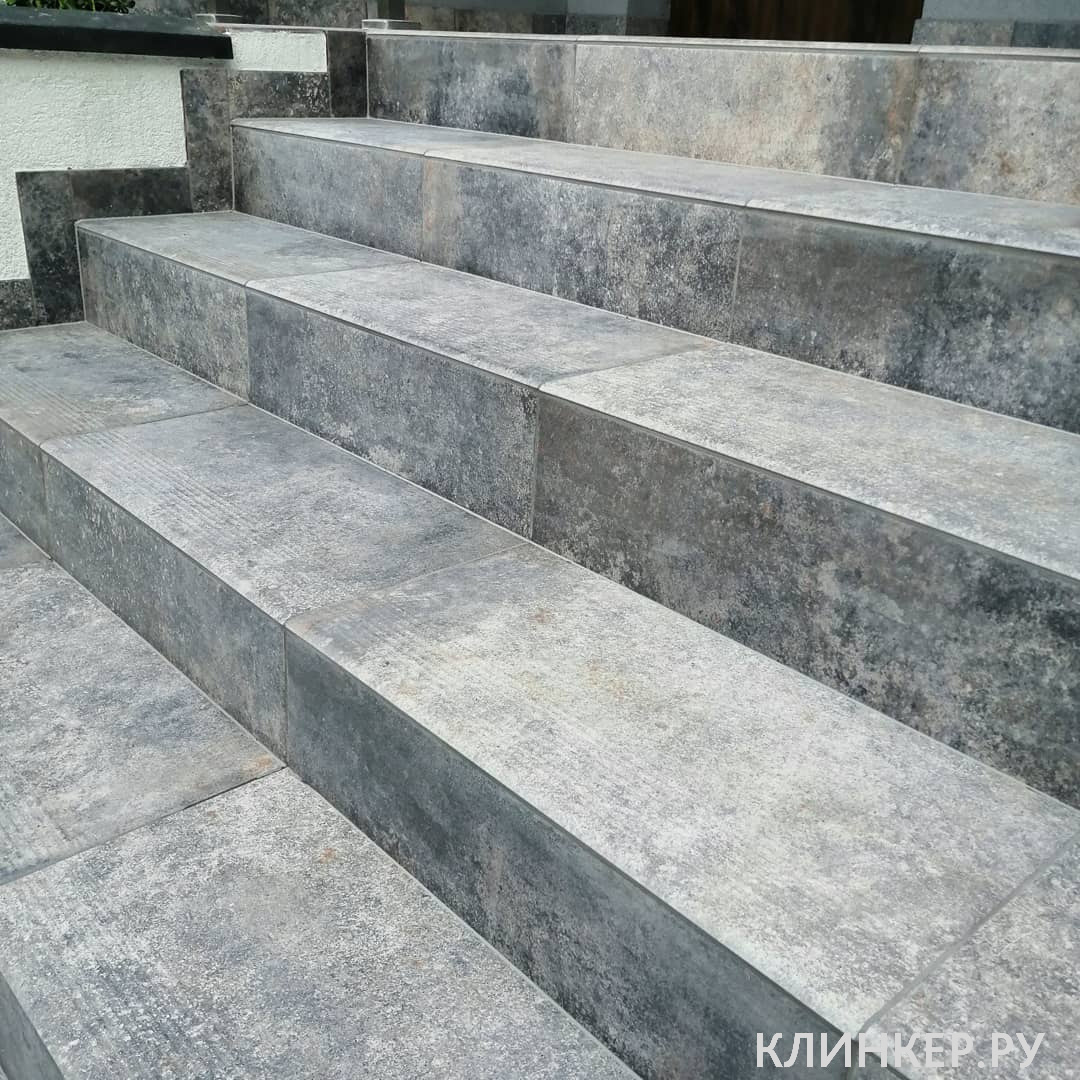 viano-grys-frontalnaya-klinkernaya-stupen-s-kapinosom-330x299x11_9