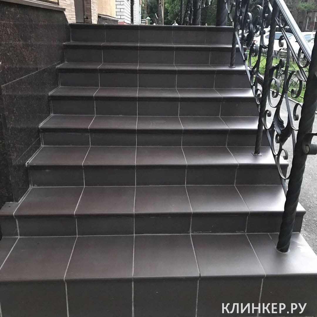 natural-brown-duro-uglovaya-klinkernaya-stupen-prostaya-300h300h11_10