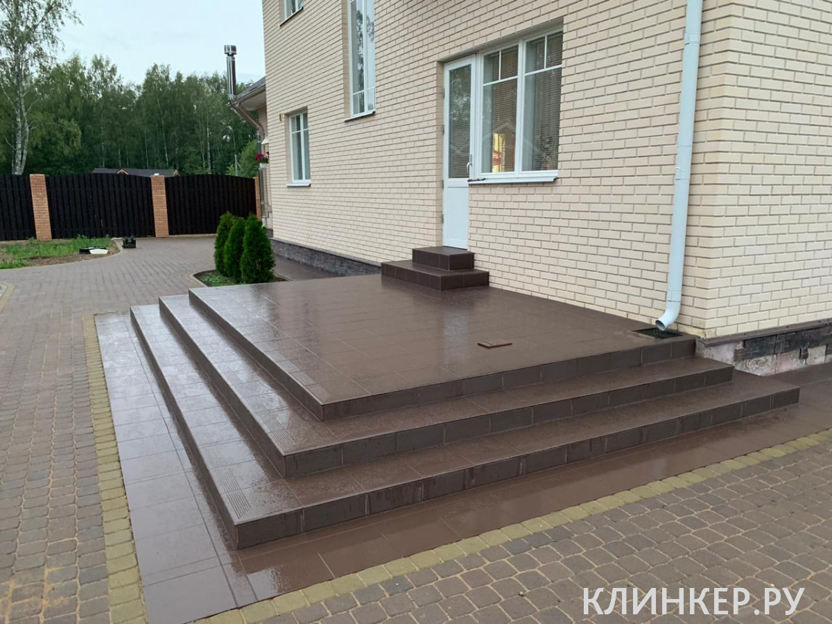 natural-brown-duro-uglovaya-klinkernaya-stupen-prostaya-300h300h11_11