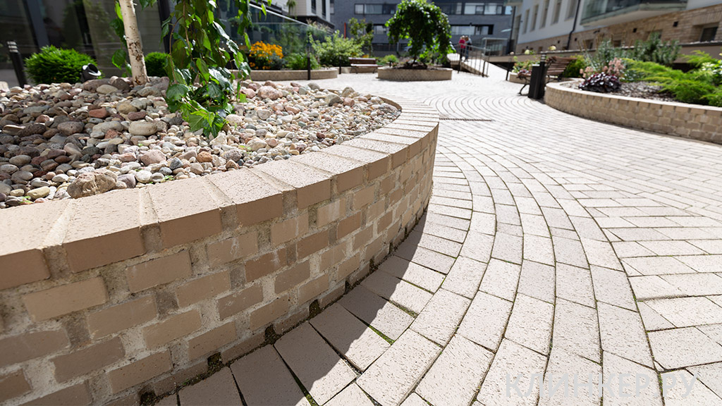 Colima ABC-Klinker_Pflasterklinker_39115_Colima_Objekt-Innenhof-Vilnius-Litauen_Referenzen-4