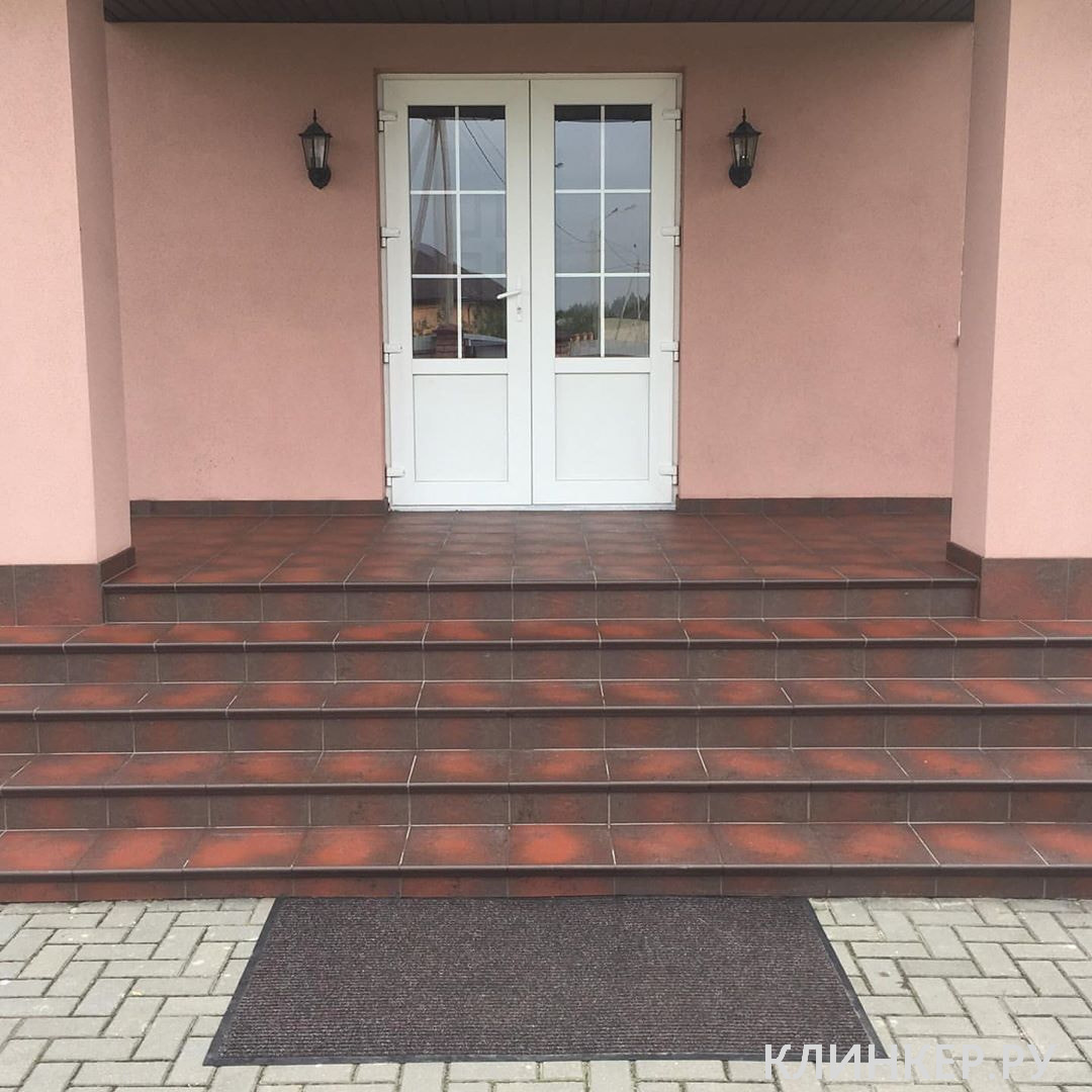 semir-rosa-uglovaya-klinkernaya-stupen-s-kapinosom-330x330x11_8