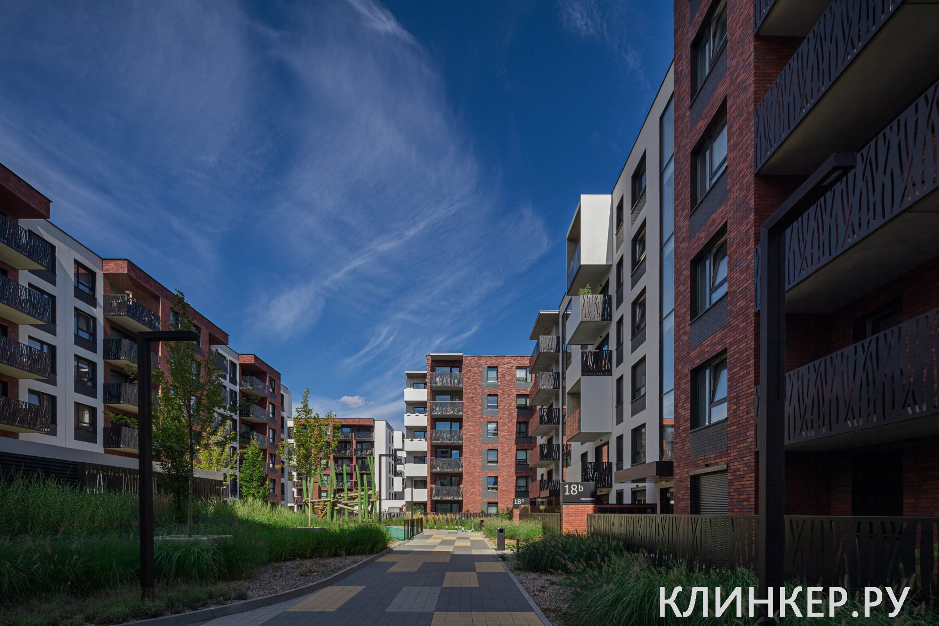 plitka-hf39-red-square-nf14_17