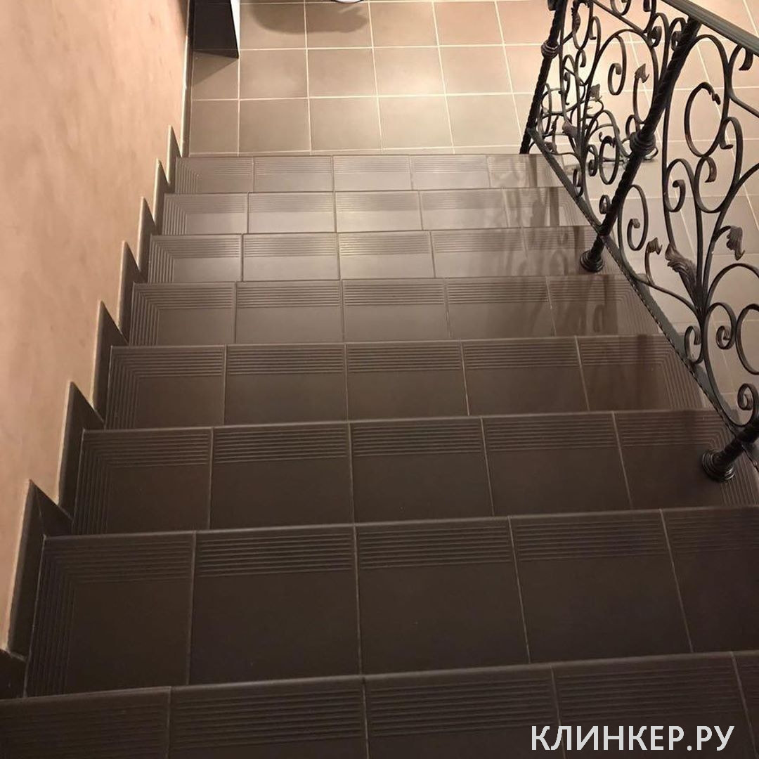 natural-brown-uglovaya-klinkernaya-stupen-prostaya-300h300h11_7