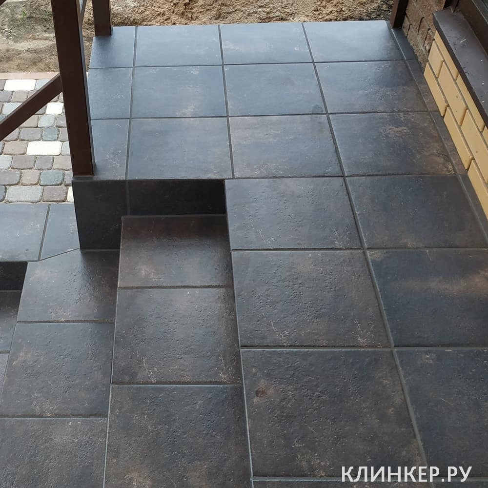 scandiano-brown-uglovaya-klinkernaya-stupen-prostaya-300x300x11_5