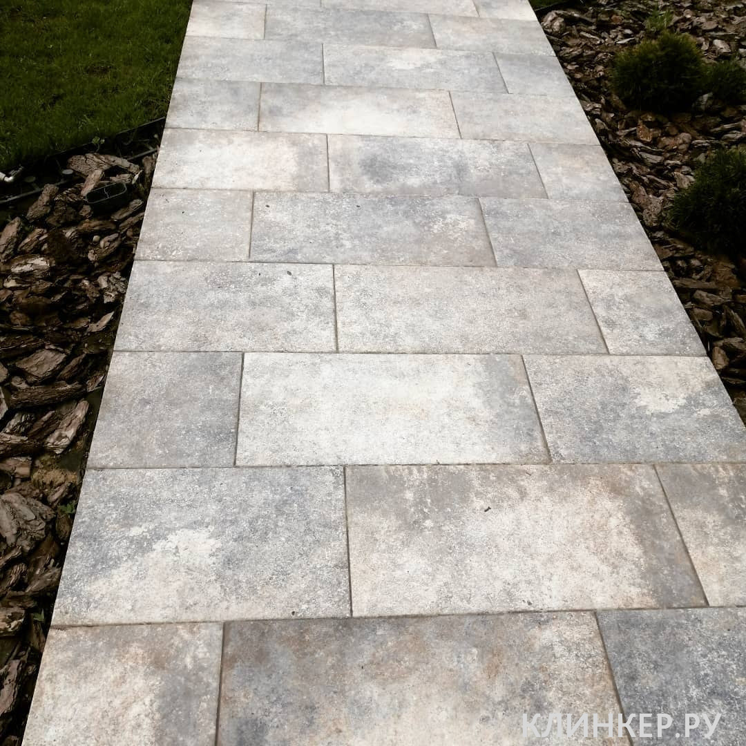 viano-grys-uglovaya-klinkernaya-stupen-s-kapinosom-330x330x11_11