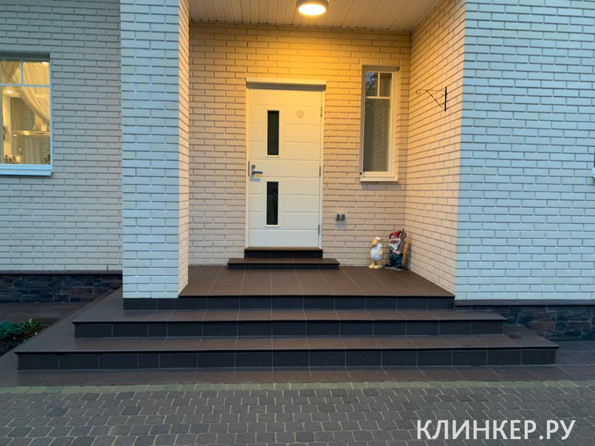 natural-brown-uglovaya-klinkernaya-stupen-prostaya-300h300h11_10