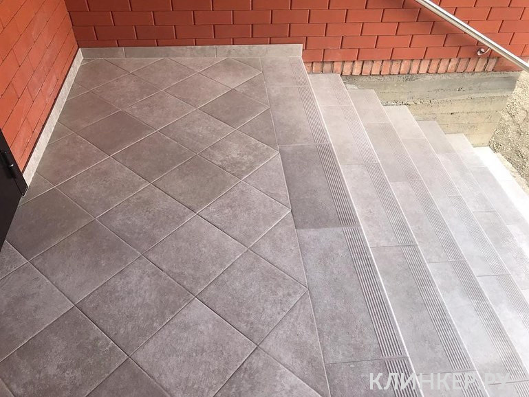 viano-beige-frontalnaya-klinkernaya-stupen-s-kapinosom-330x299x11_5