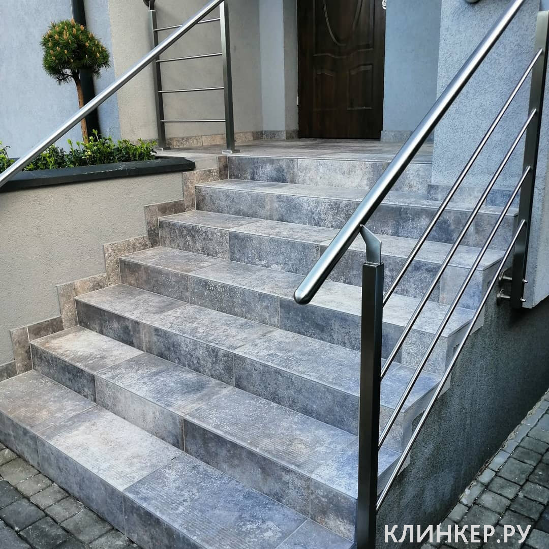 viano-grys-uglovaya-klinkernaya-stupen-prostaya-300x300x11_11
