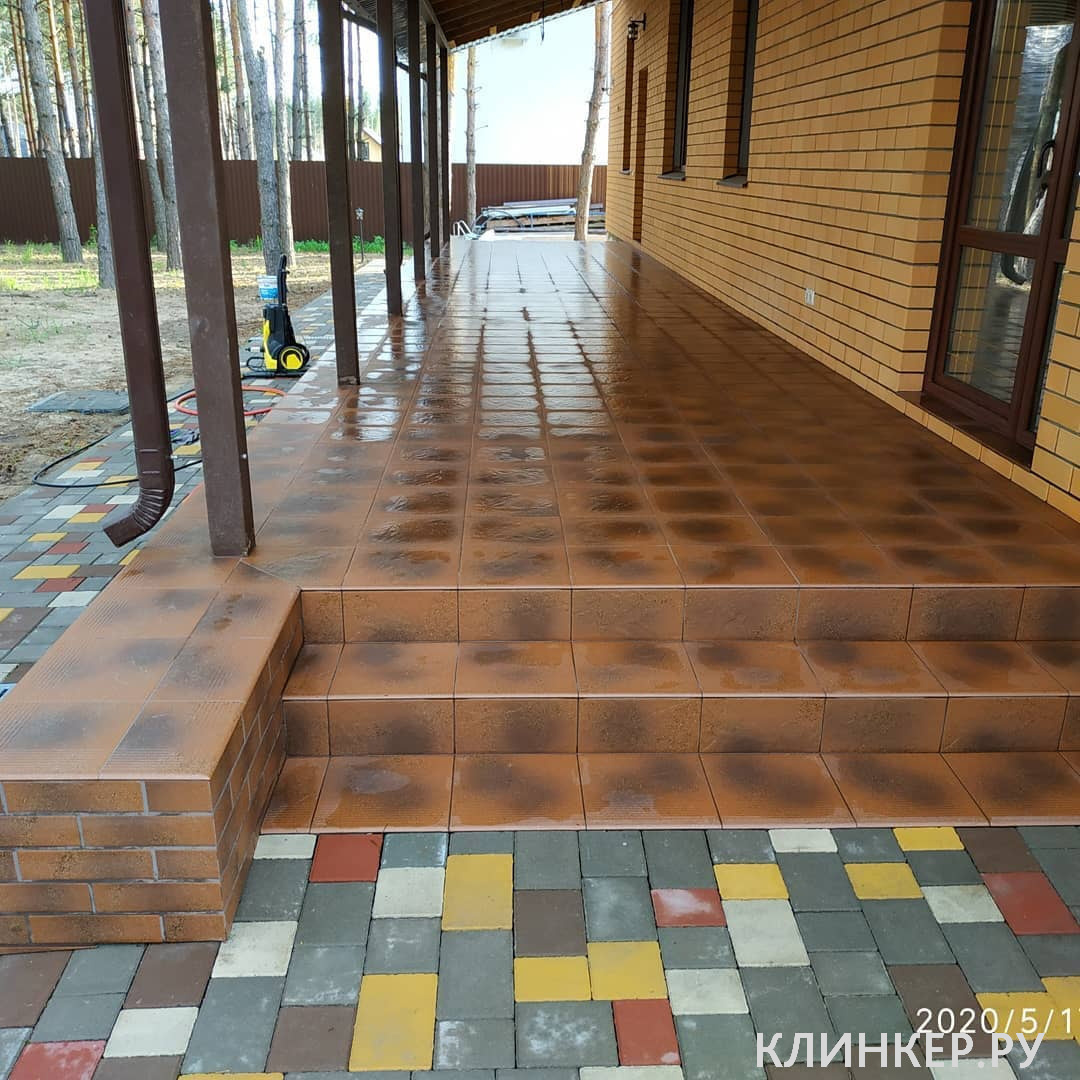 semir-beige-uglovaya-klinkernaya-stupen-s-kapinosom-330x330x11_7